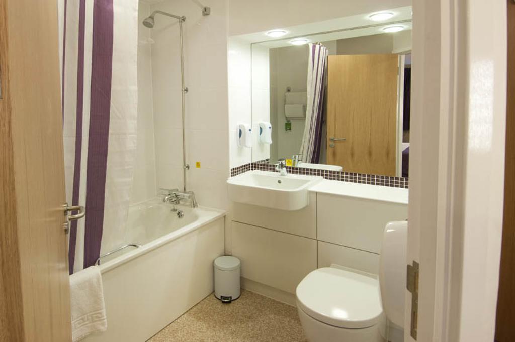 Premier Inn Sheffield Arena Δωμάτιο φωτογραφία